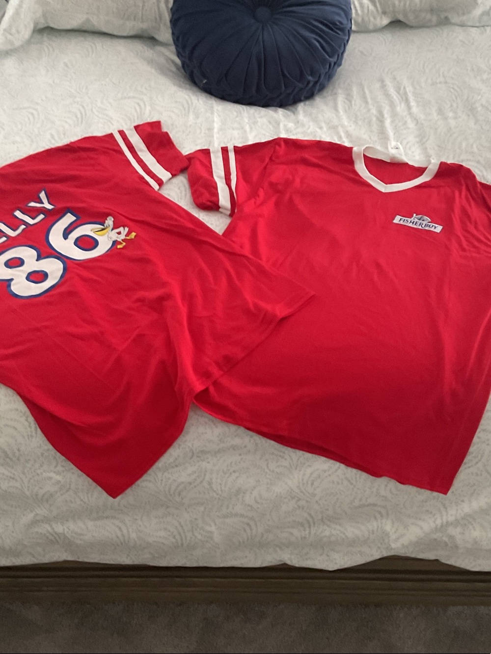 Adult xl Red Short-Sleeve Graphic Sports Tee. New